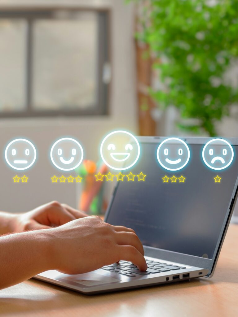 Comment obtenir plus d’avis de ses clients ? 7 Vertical Image on Customer Review Satisfaction and Feedback Evaluation.
